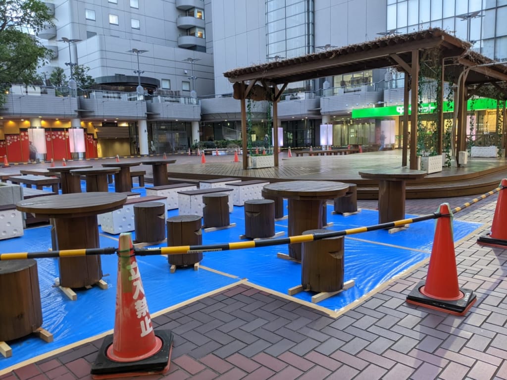 イースト21の広場、メンテナンス中