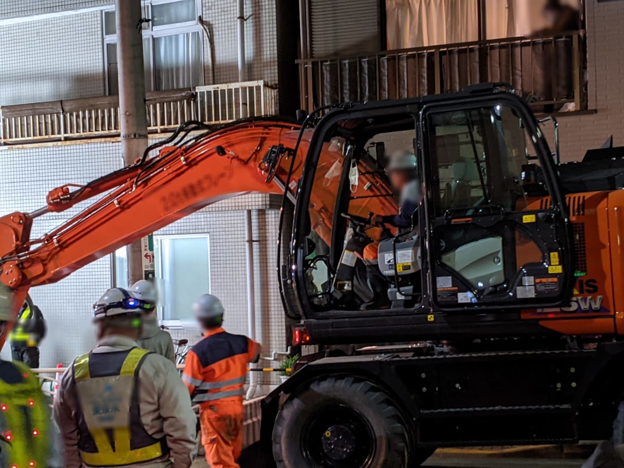 亀戸の水道管漏水事故現場