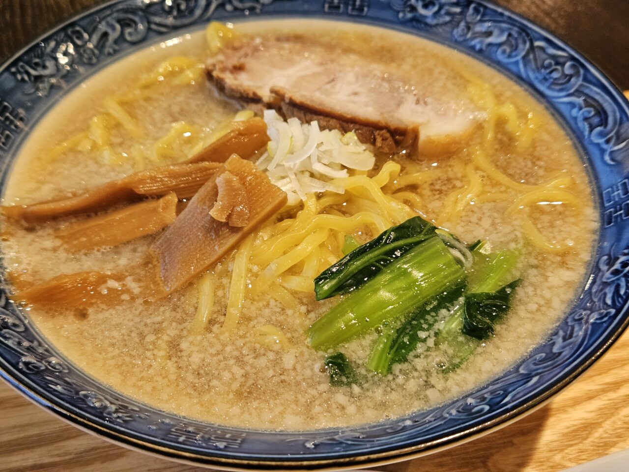 ラーメンバル亀の中華そば並