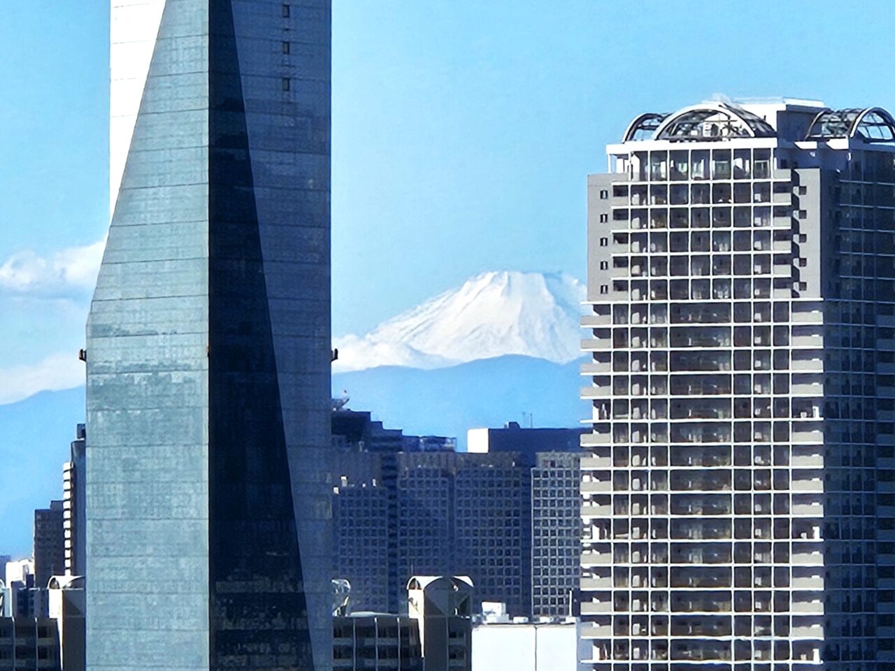 ダブルツリーbyヒルトン東京有明の客室から見える富士山