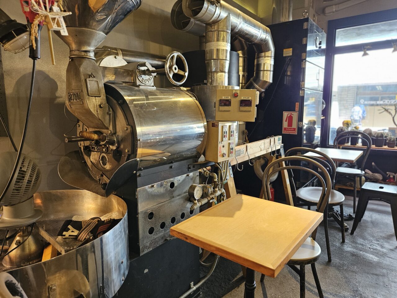 BAKU Coffee Roasters 莫珈琲焙煎所でコーヒーとプリンを