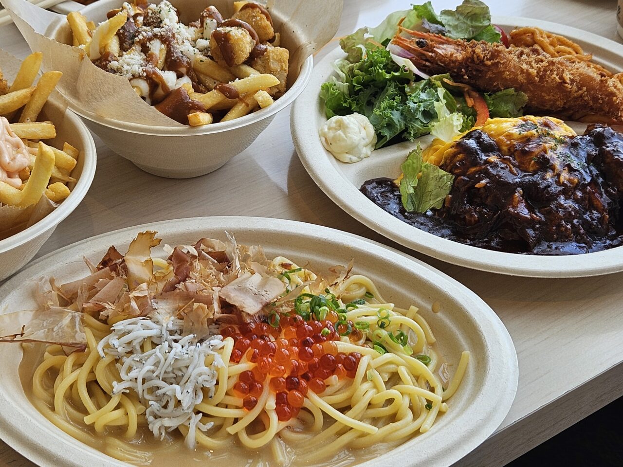 日本科学未来館のカフェテリア ブルー