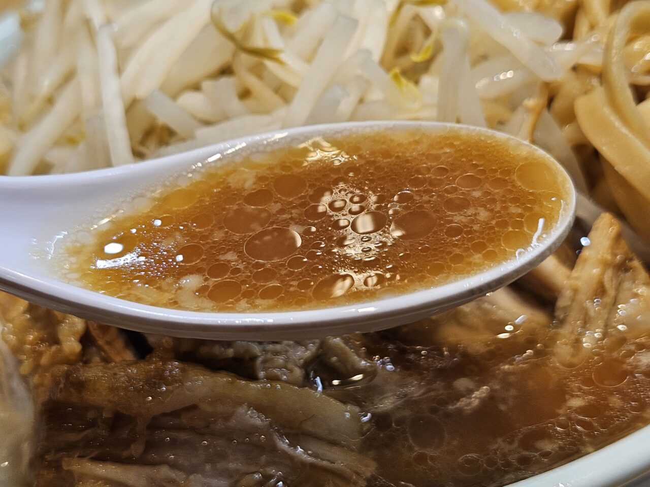 ラーメン店「豚と脂。」がリニューアルオープン
