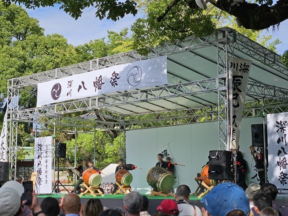 深川八幡祭りの二の宮神輿渡御