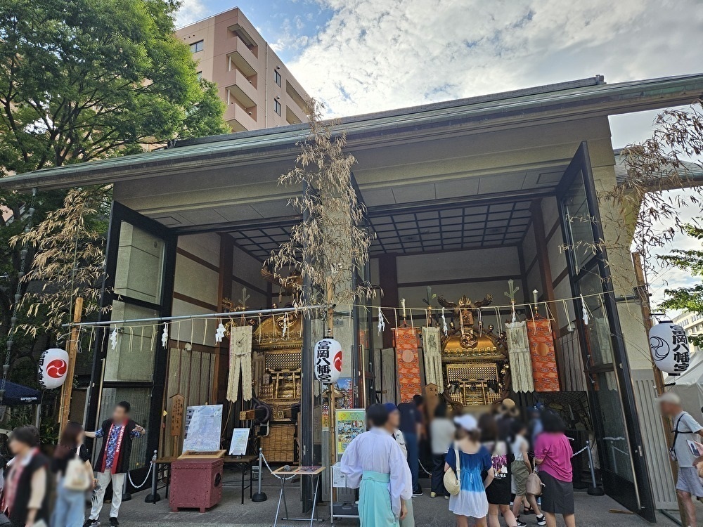 深川八幡祭りの二の宮神輿渡御