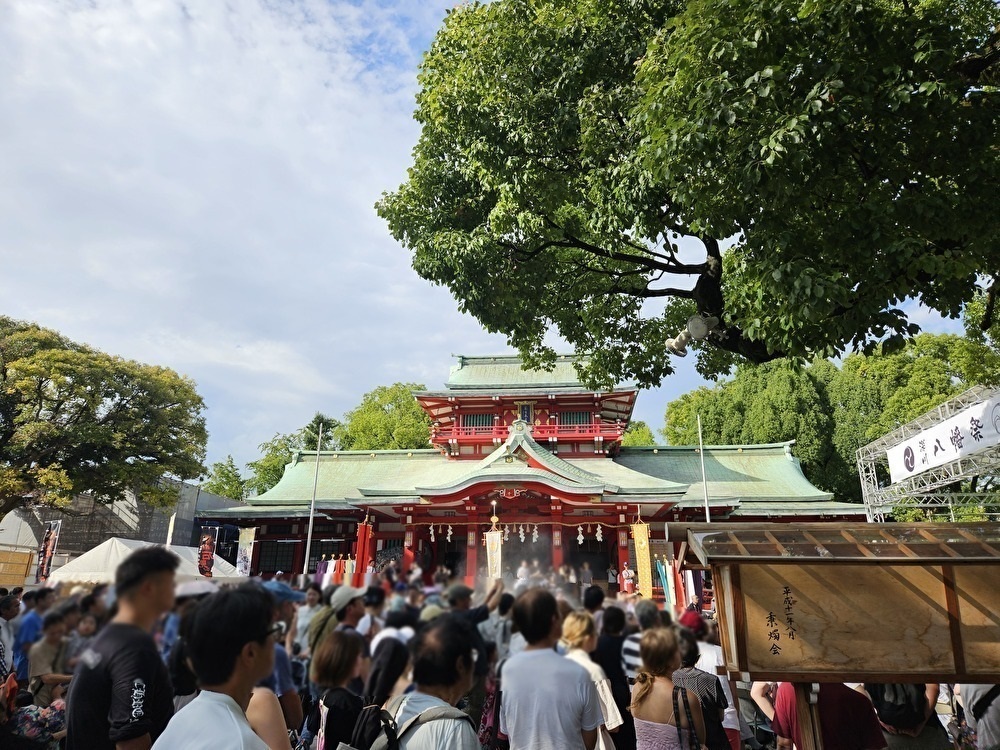深川八幡祭りの二の宮神輿渡御