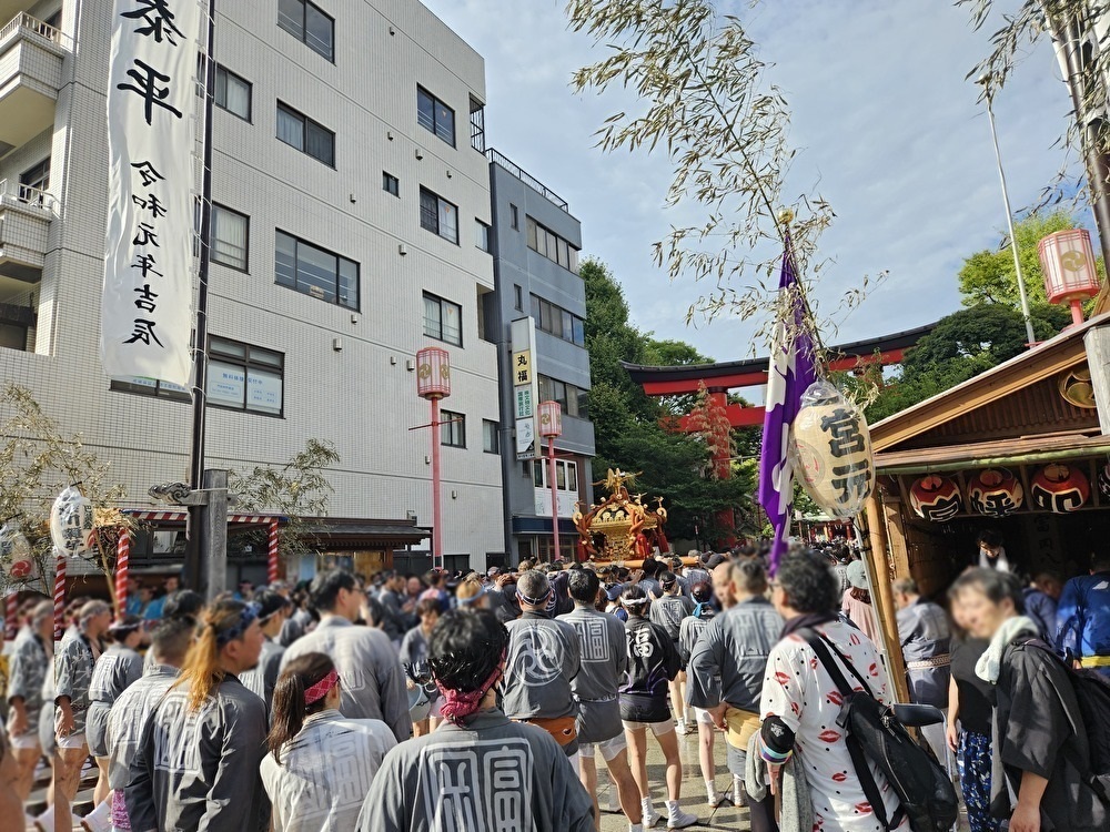 深川八幡祭りの二の宮神輿渡御