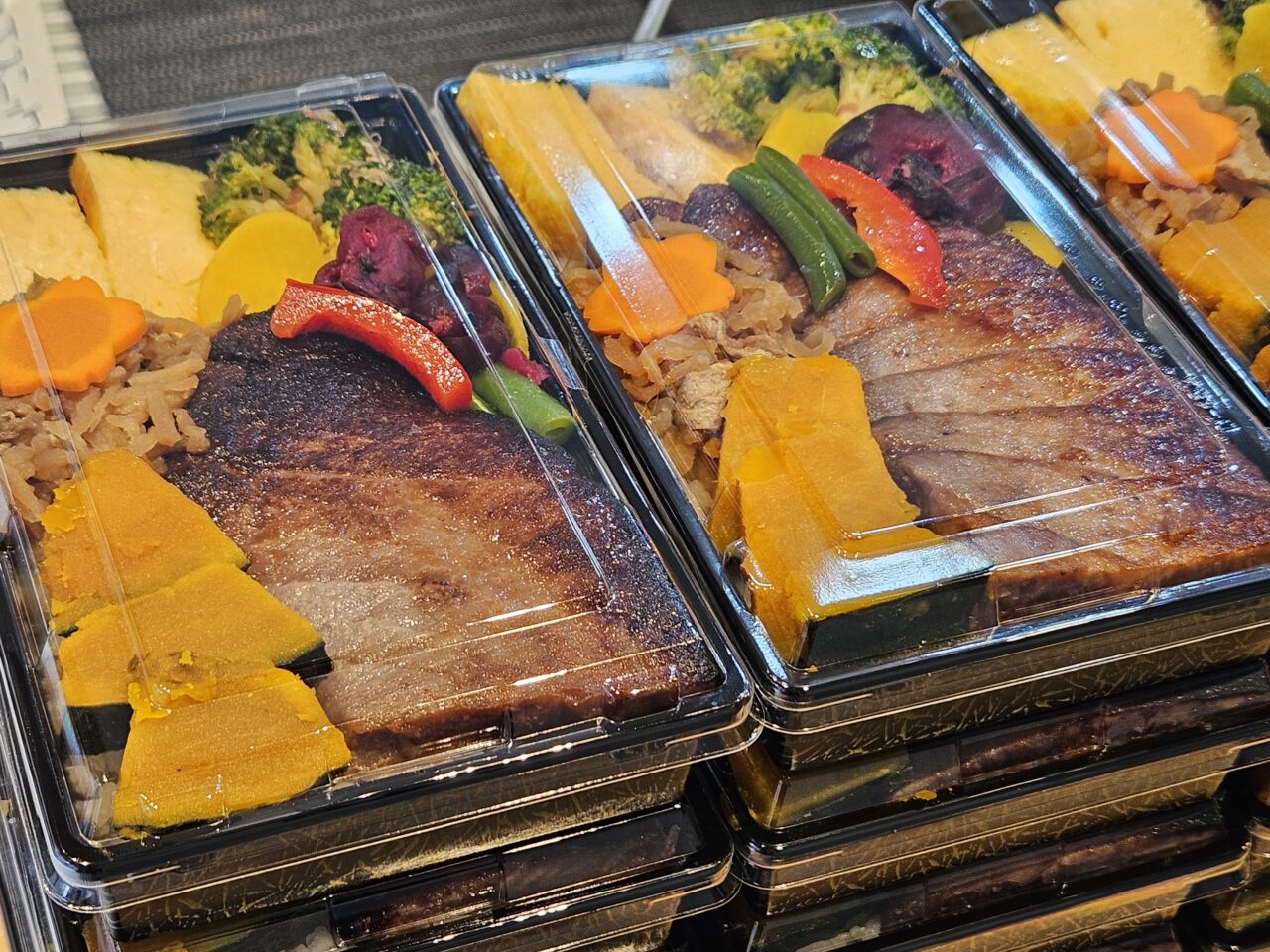 POKE & DELI TSUKASAがオープン