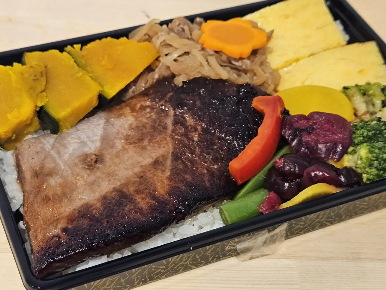 POKE & DELI TSUKASAがオープン