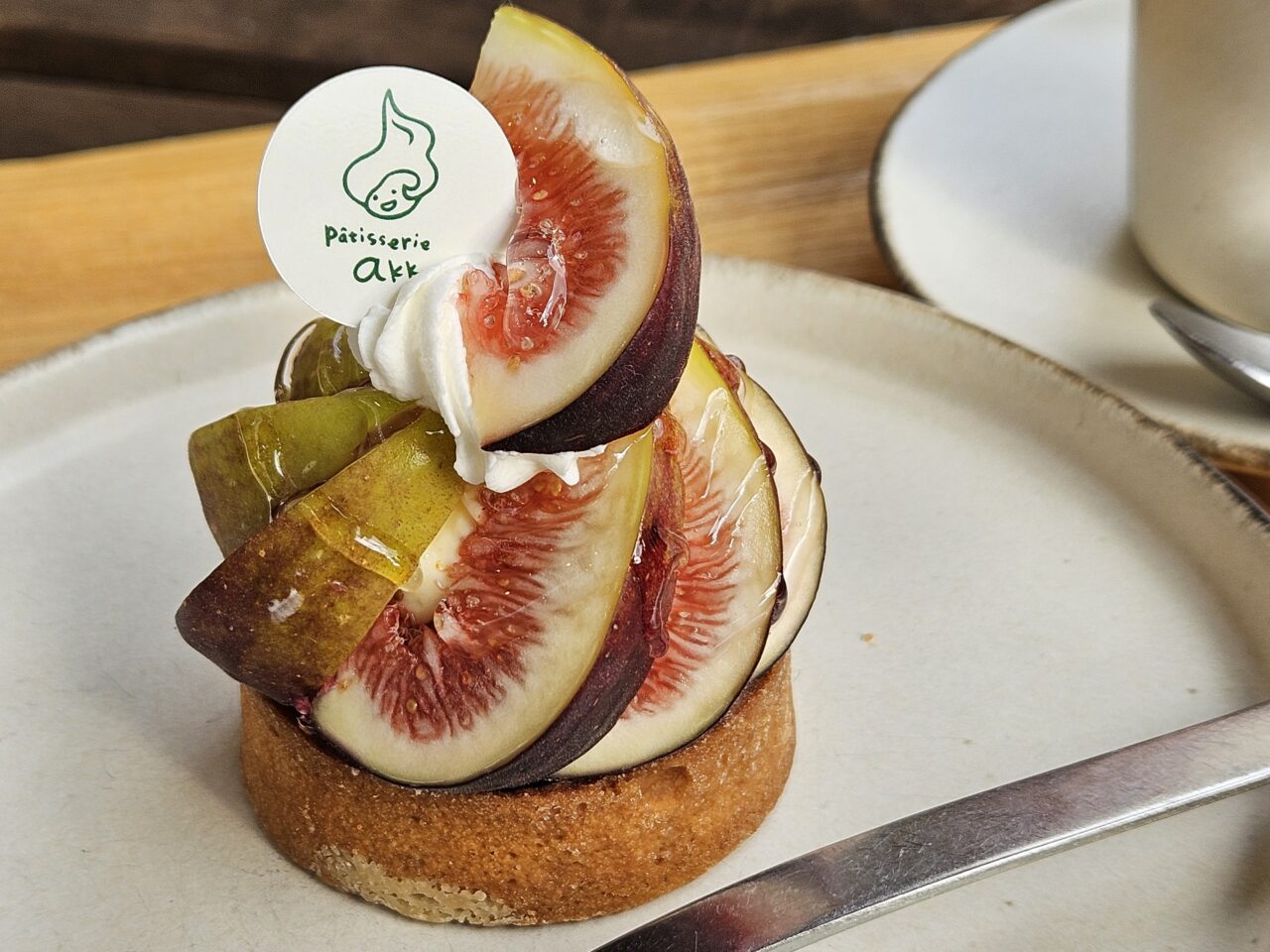 パティスリー アッケのケーキをイートインで