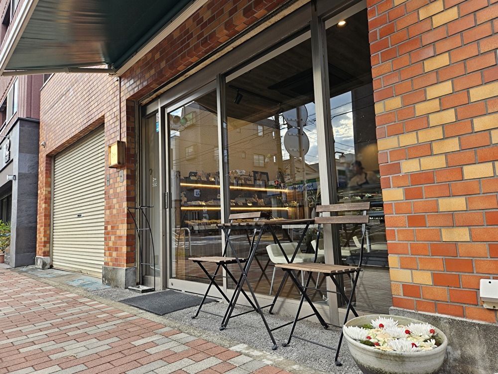 パティスリー アッケのケーキをイートインで