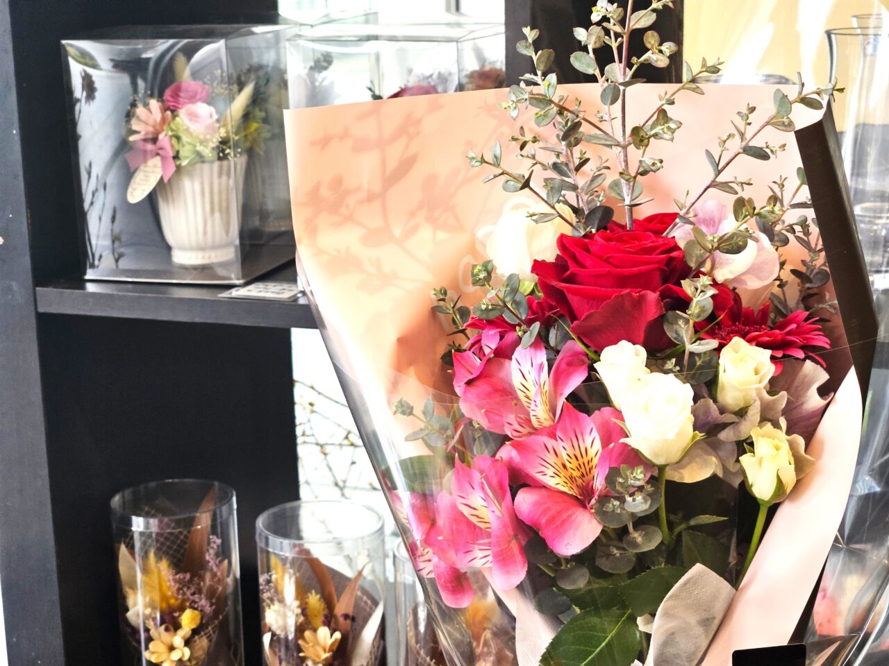 豊洲の花屋happyでアレンジメント