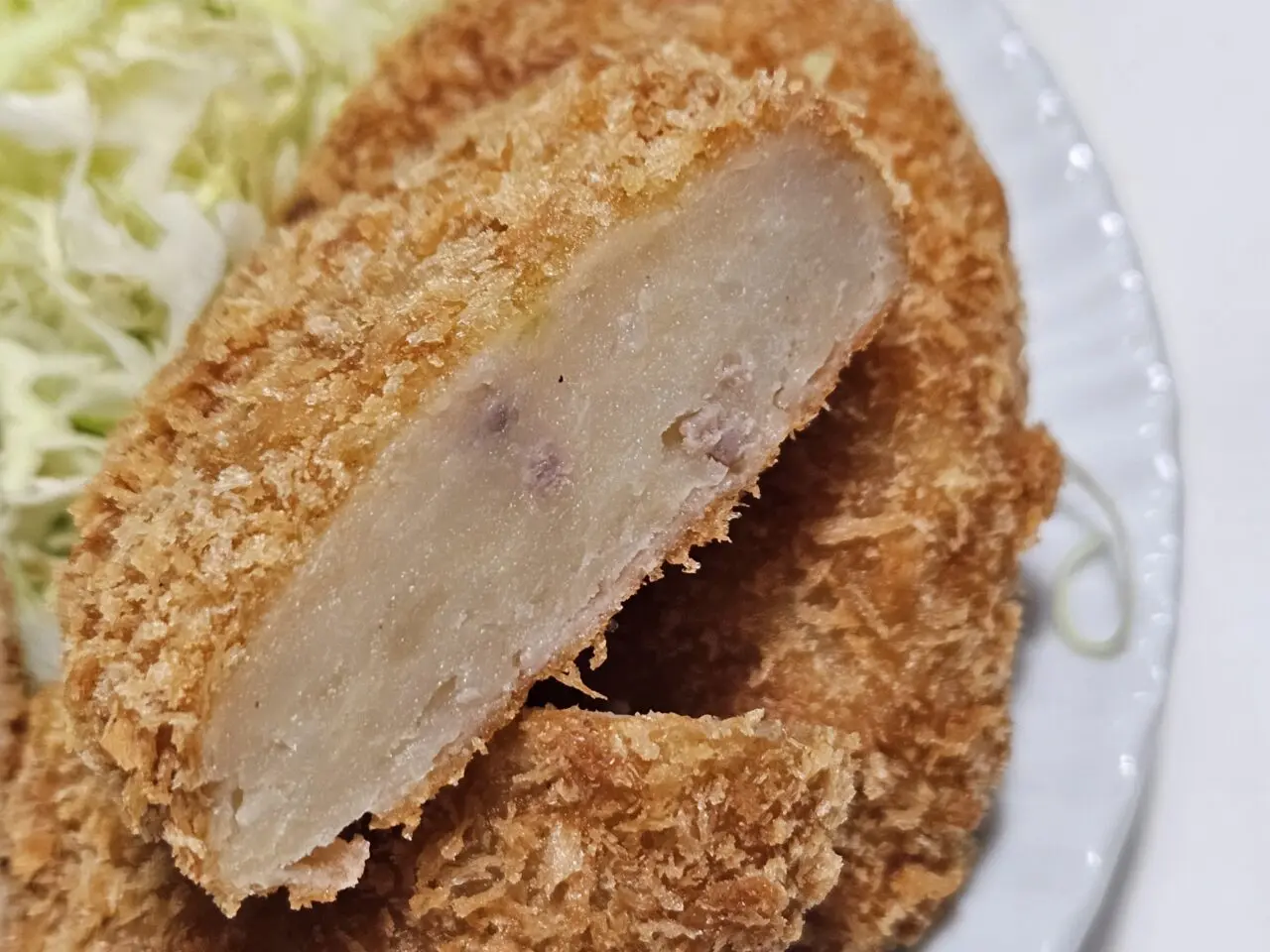 柳精肉店のコロッケ