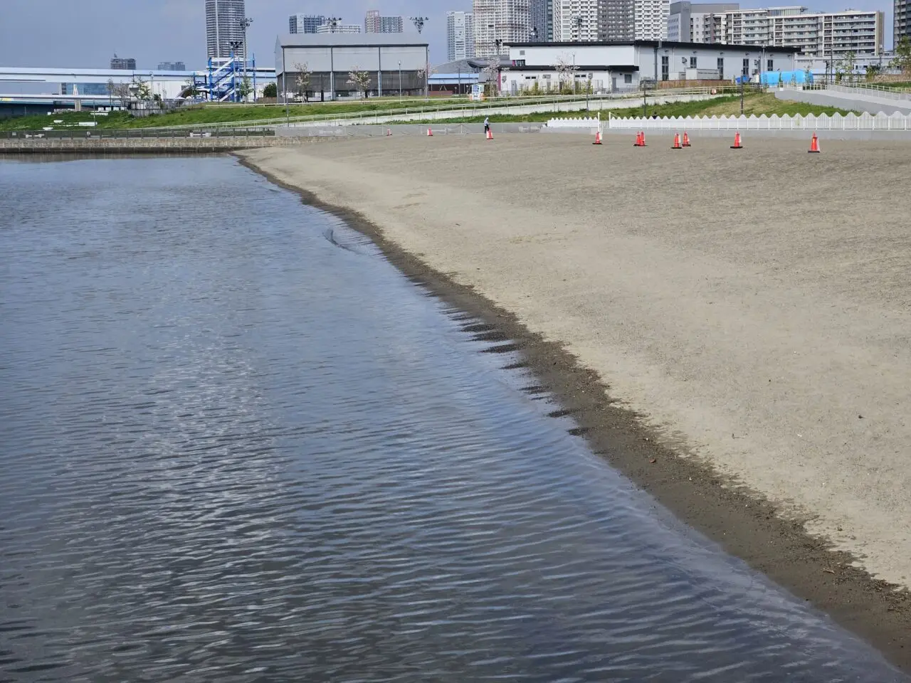有明親水海浜公園の西入江砂浜がオープン