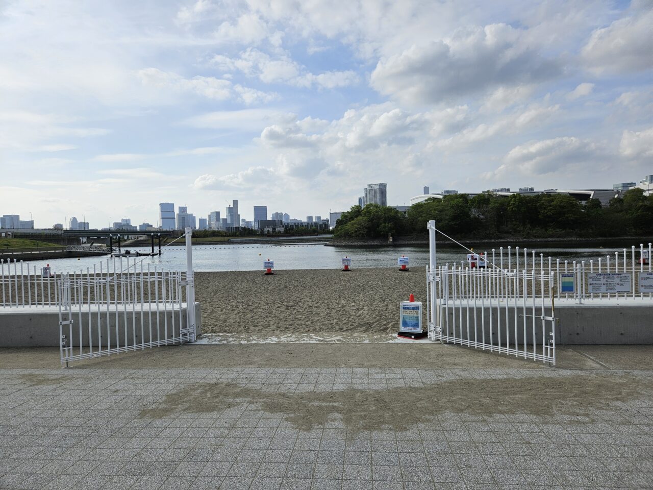 有明親水海浜公園の西入江砂浜がオープン