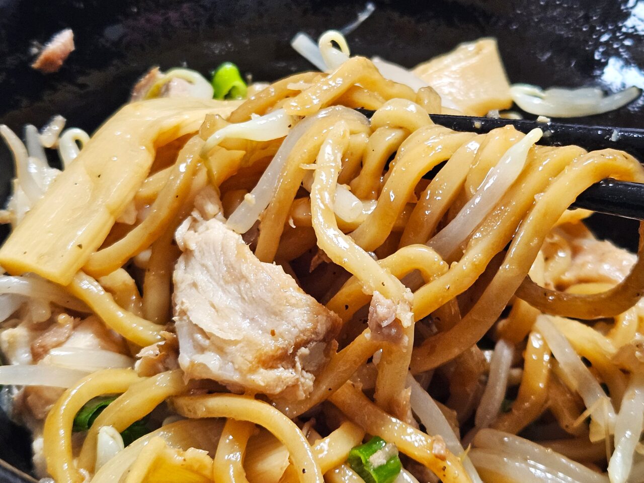 タカハシクレープ 辰巳のクレープと油そば