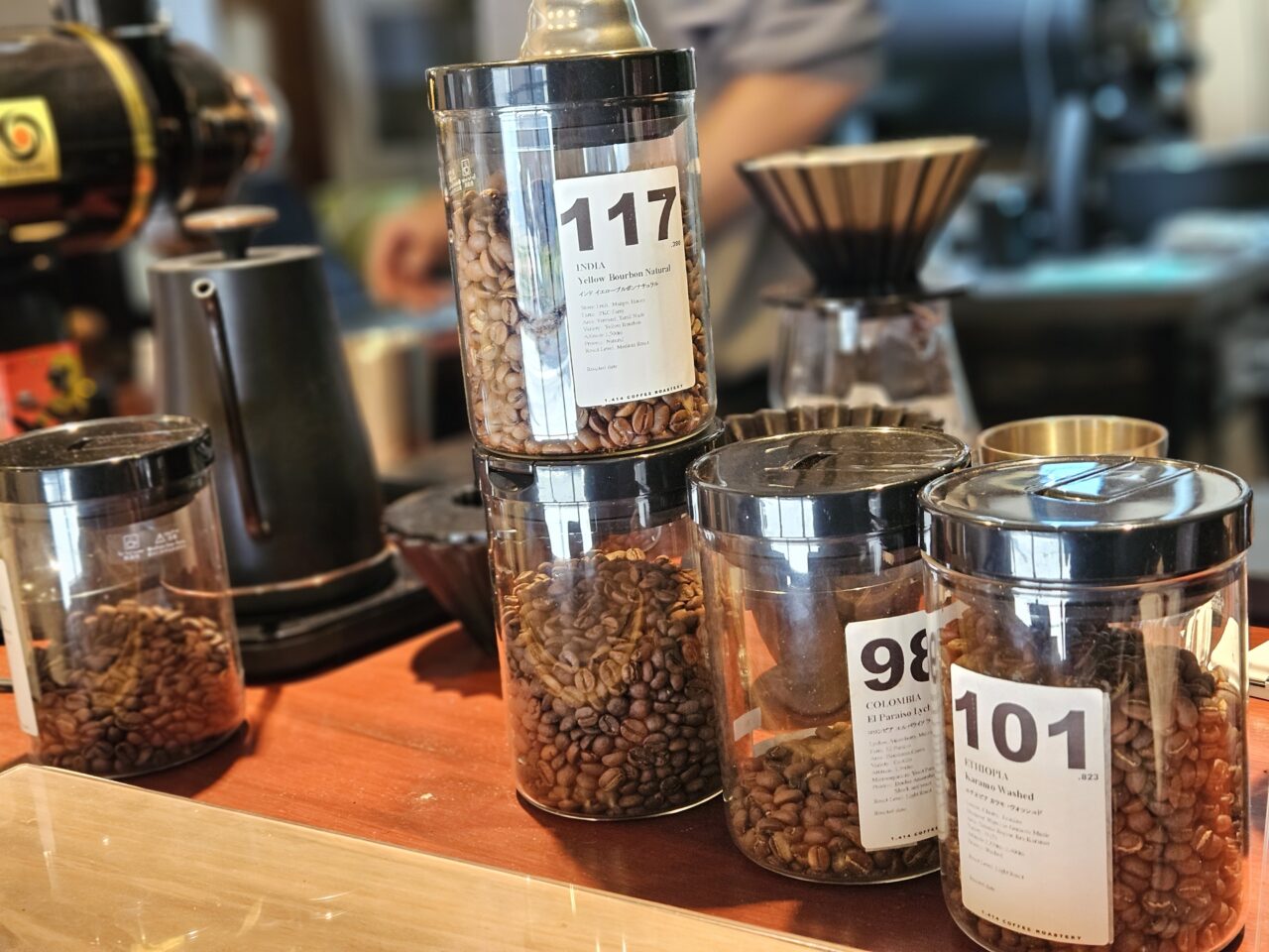 1.414 Coffee Roastery のコーヒーとトースト
