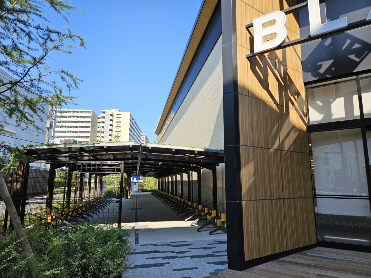「BLΛNDE塩浜店」オープン